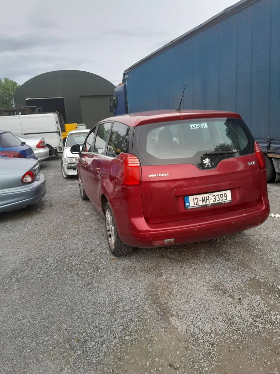 Peugeot 5008 2012 - Image 4
