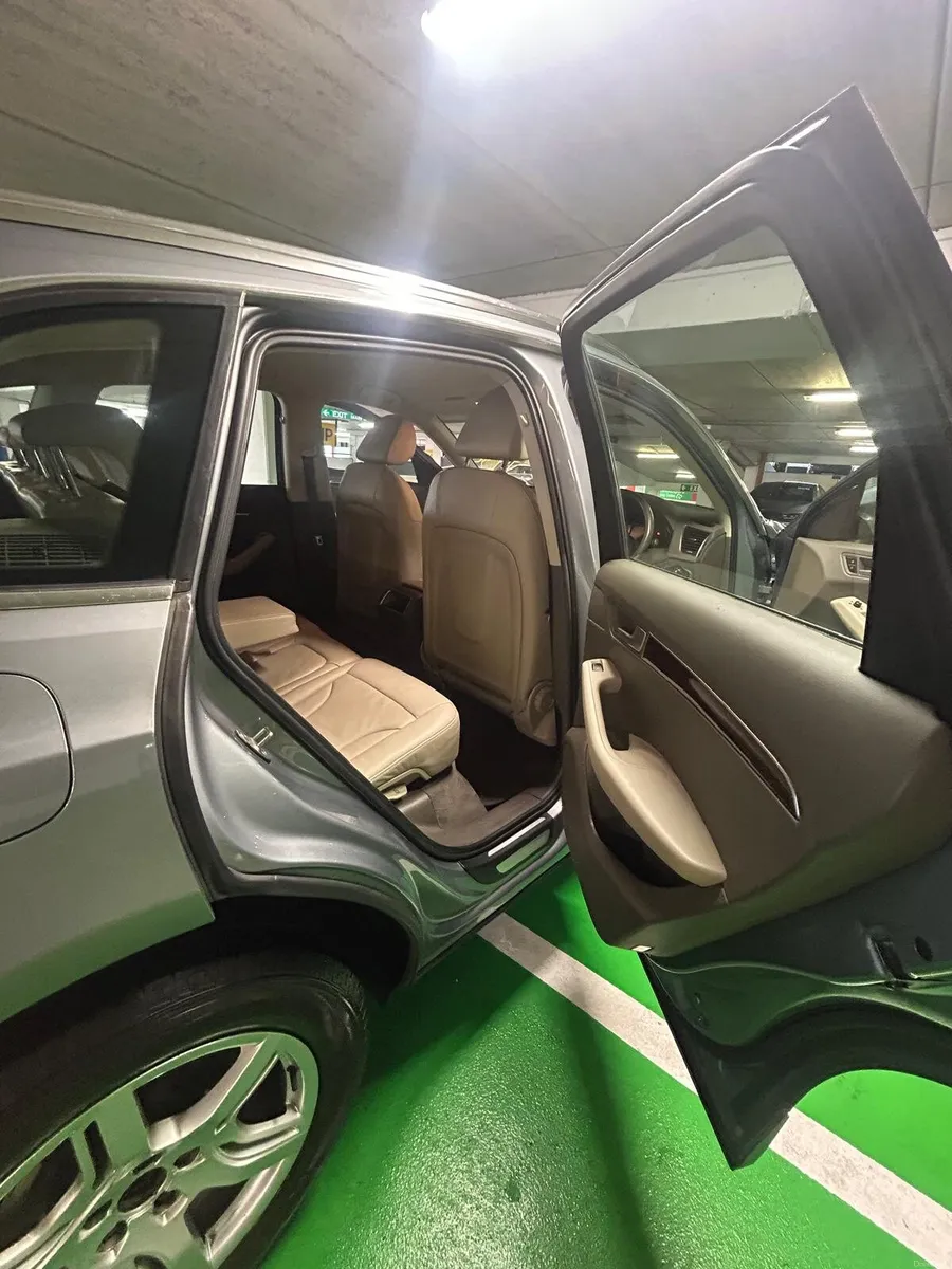 Audi Q5 2011 Automatic - Image 5