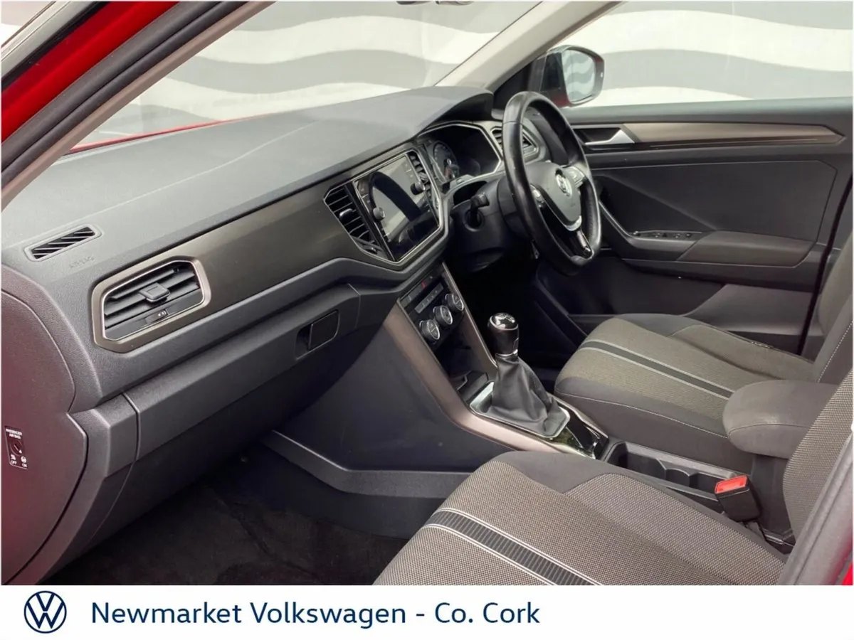 Volkswagen T-Roc 1.6TDI DESIGN 115BHP 6 SPEED - Image 4