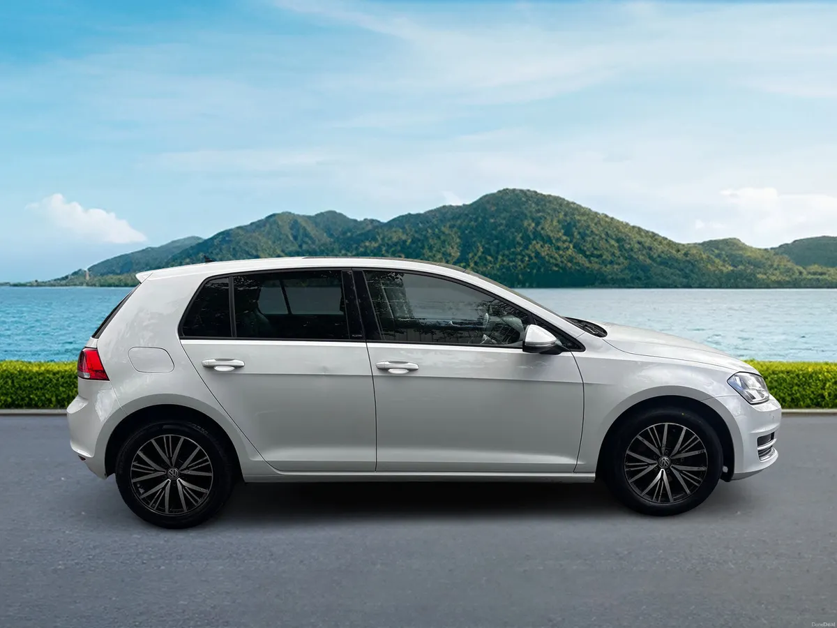 2016 VW GOLF ALLSTAR 1.2 TSI - Image 4