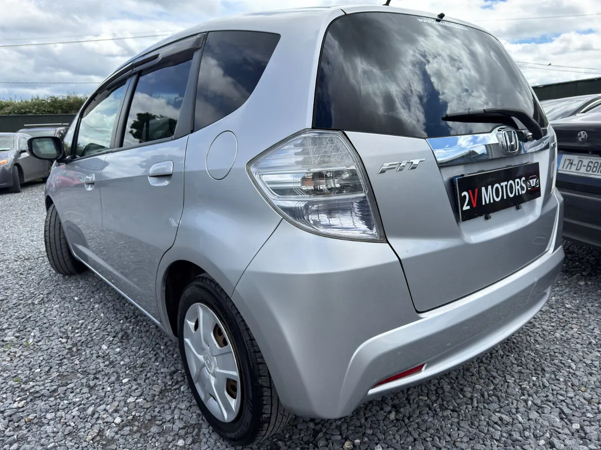 🔵Honda Fit 1.3 Petrol Hybrid - Image 4