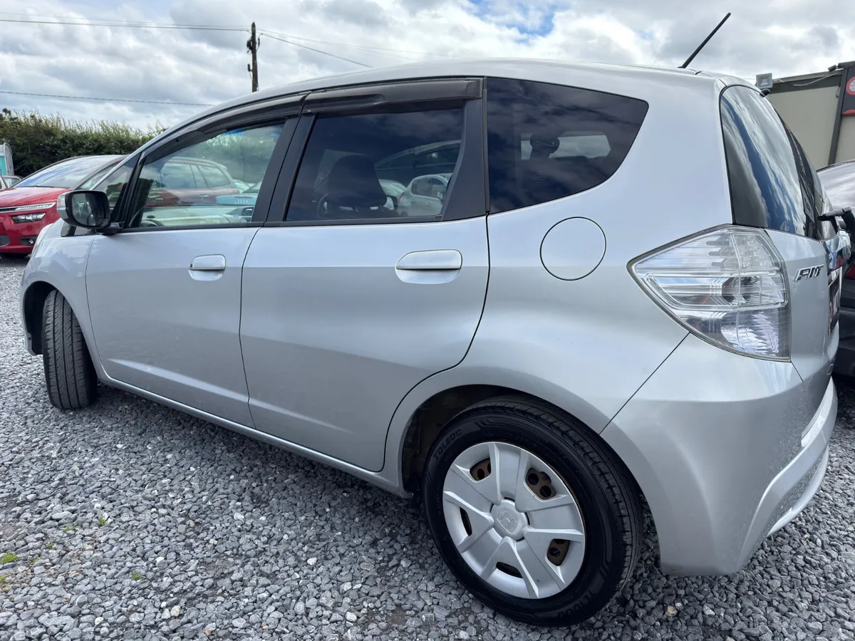 🔵Honda Fit 1.3 Petrol Hybrid - Image 3