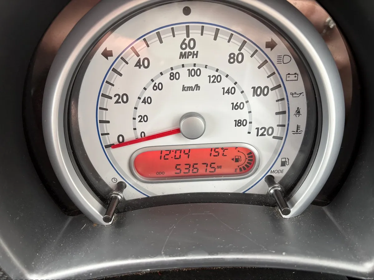 Suzuki Splash 2012 - Image 2