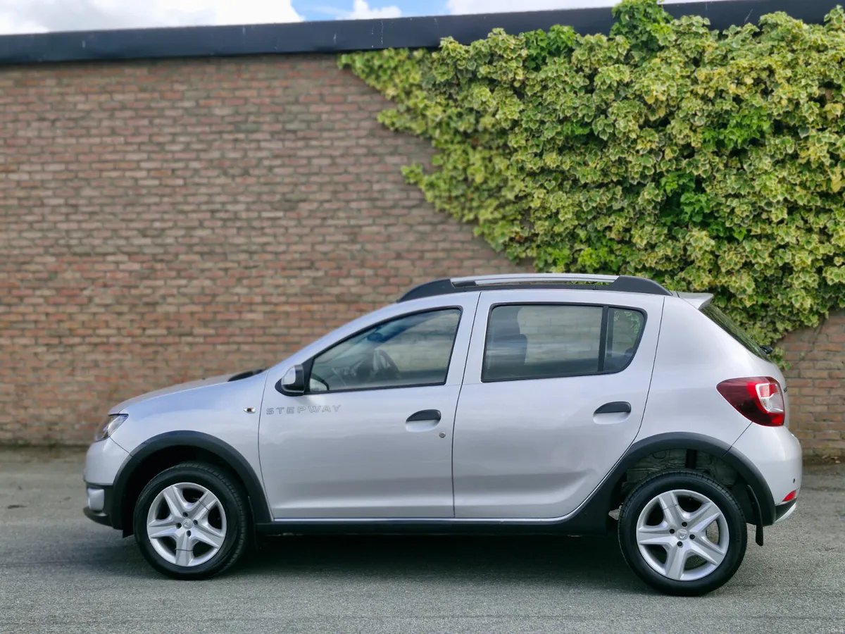Dacia Sandero STEPWAY SIGNATURE 1.5 DCI - Image 3