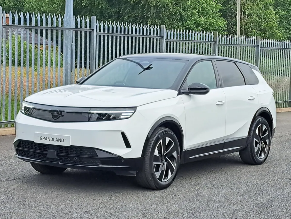 Opel Grandland GS FULLY ELECTRIC 73KWh  210BHP **H - Image 6