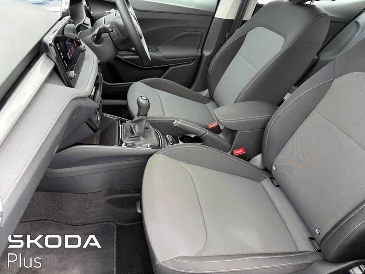 Skoda Fabia SELECTION 1.0 TSI 95BHP 5DR - Image 4