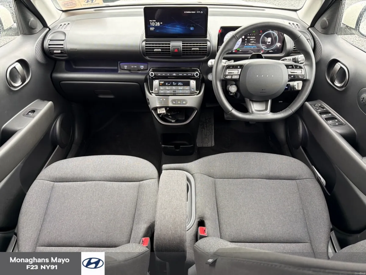 Hyundai INSTER ELEGANCE 49KWH 5DR AUTO - Image 2