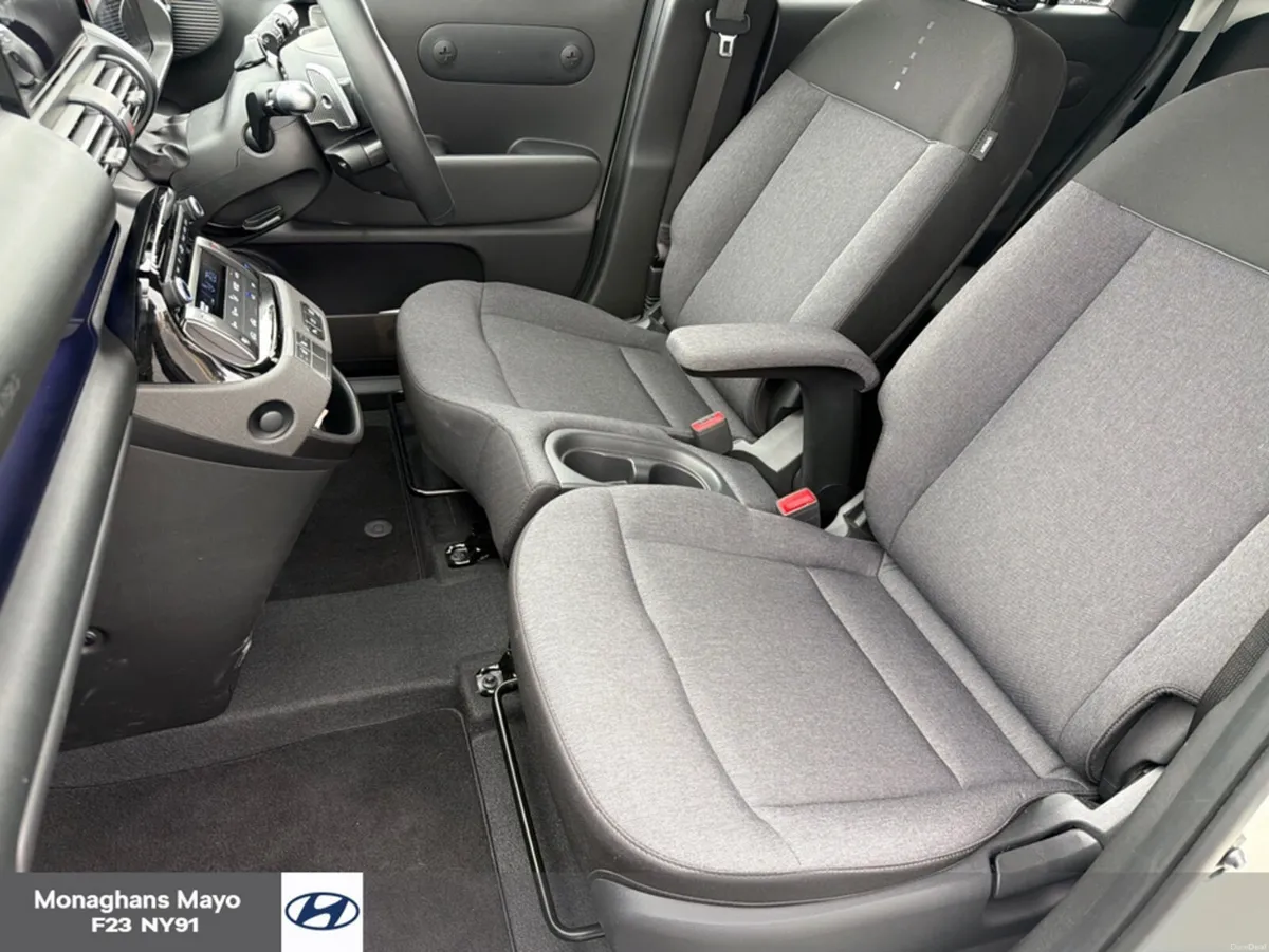 Hyundai INSTER ELEGANCE 49KWH 5DR AUTO - Image 4