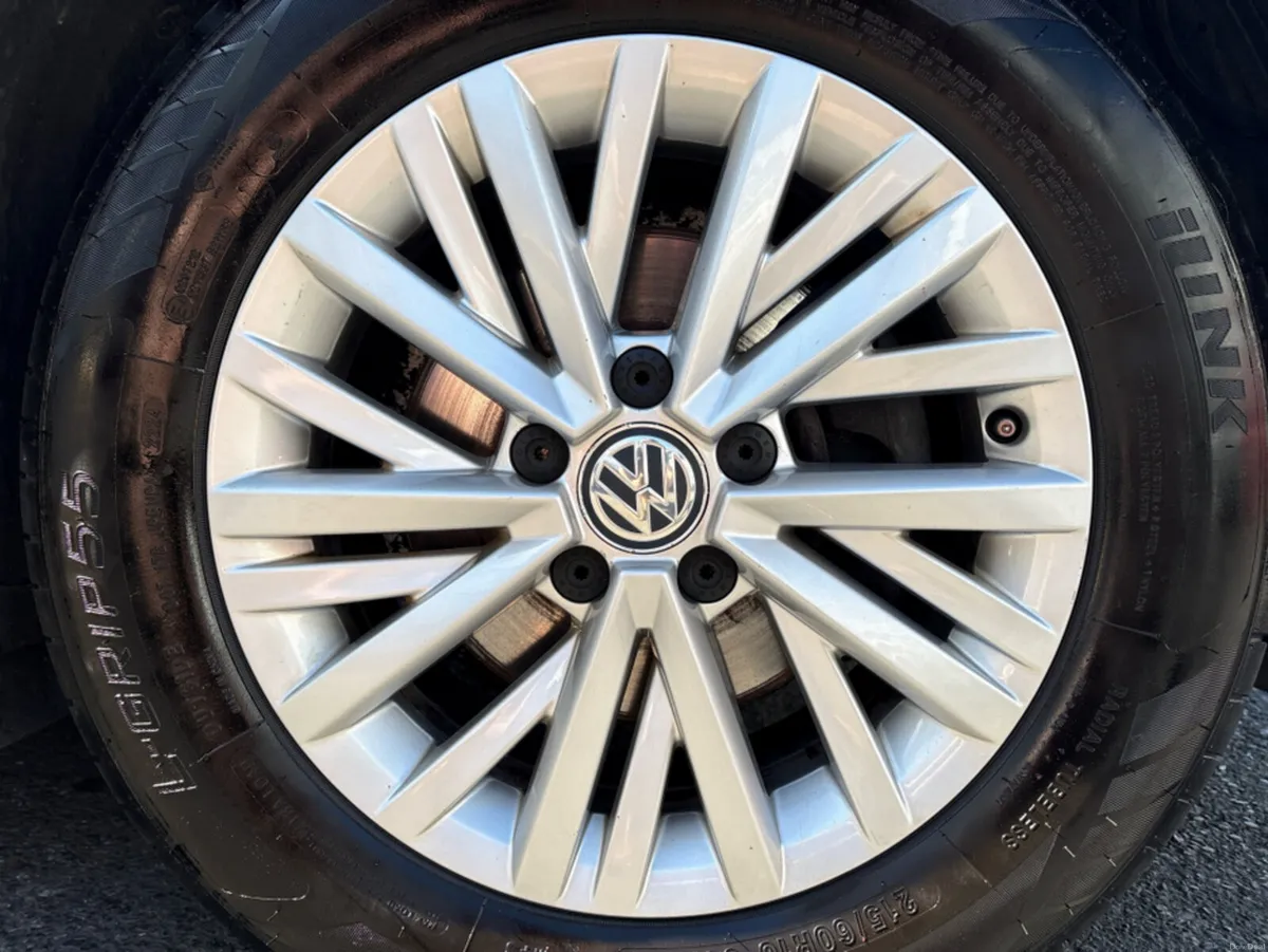 Volkswagen T-Roc DESIGN 1.0 TSI MANUAL 6SPEED FWD - Image 5
