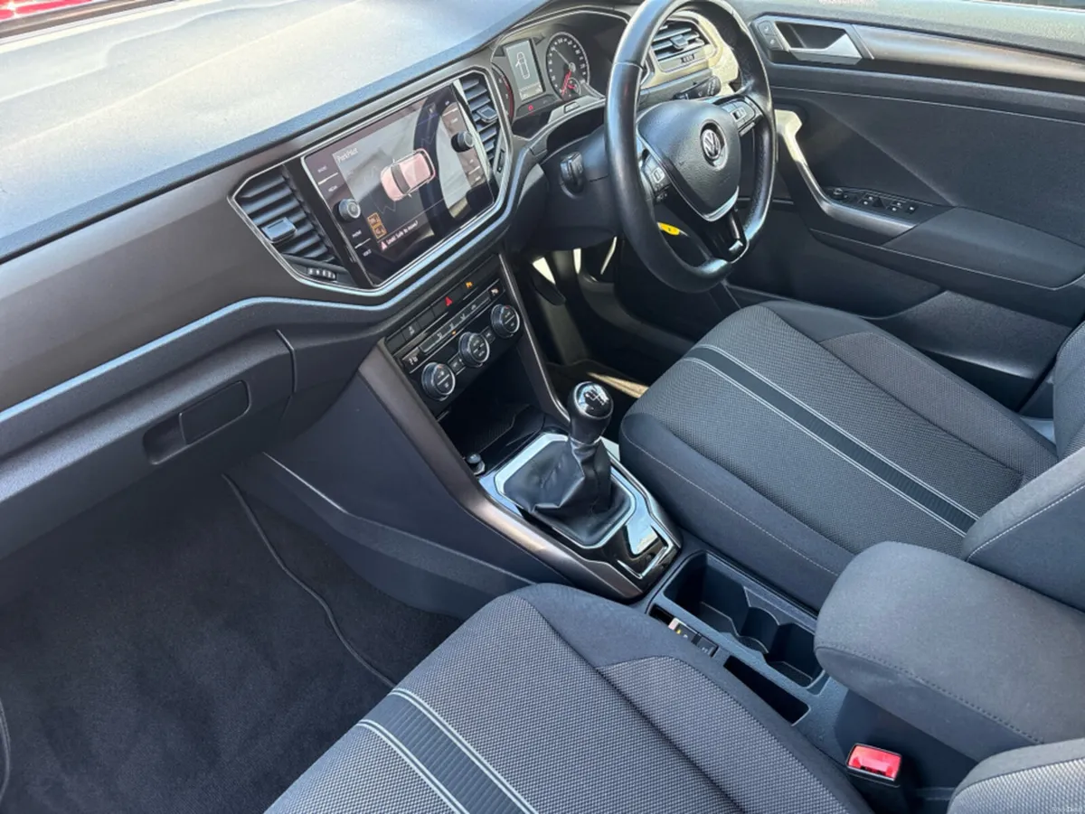 Volkswagen T-Roc DESIGN 1.0 TSI MANUAL 6SPEED FWD - Image 3