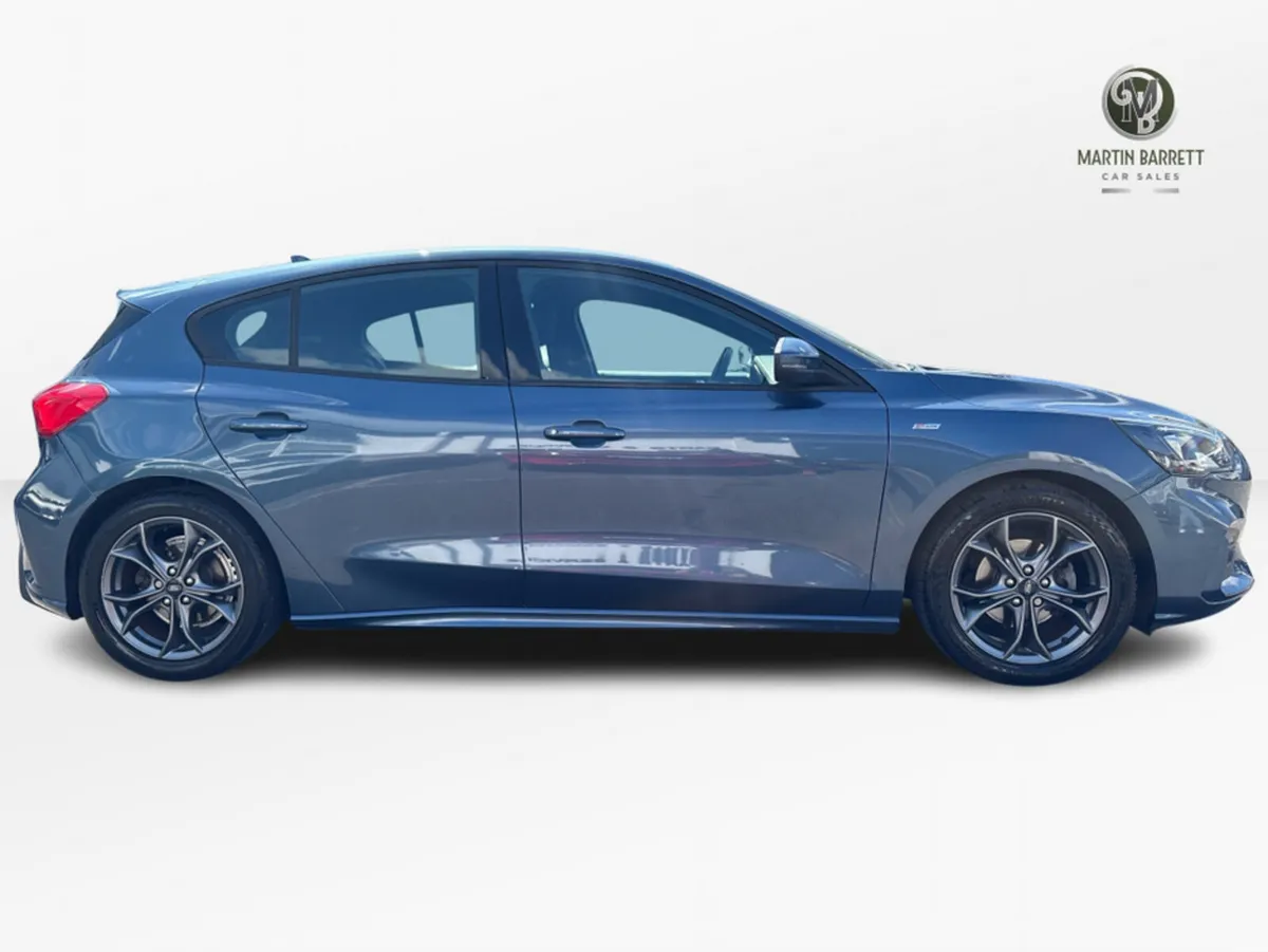 Ford Focus ST-LINE 1.0 ECOBOOST 125 125PS 4DR - Image 5