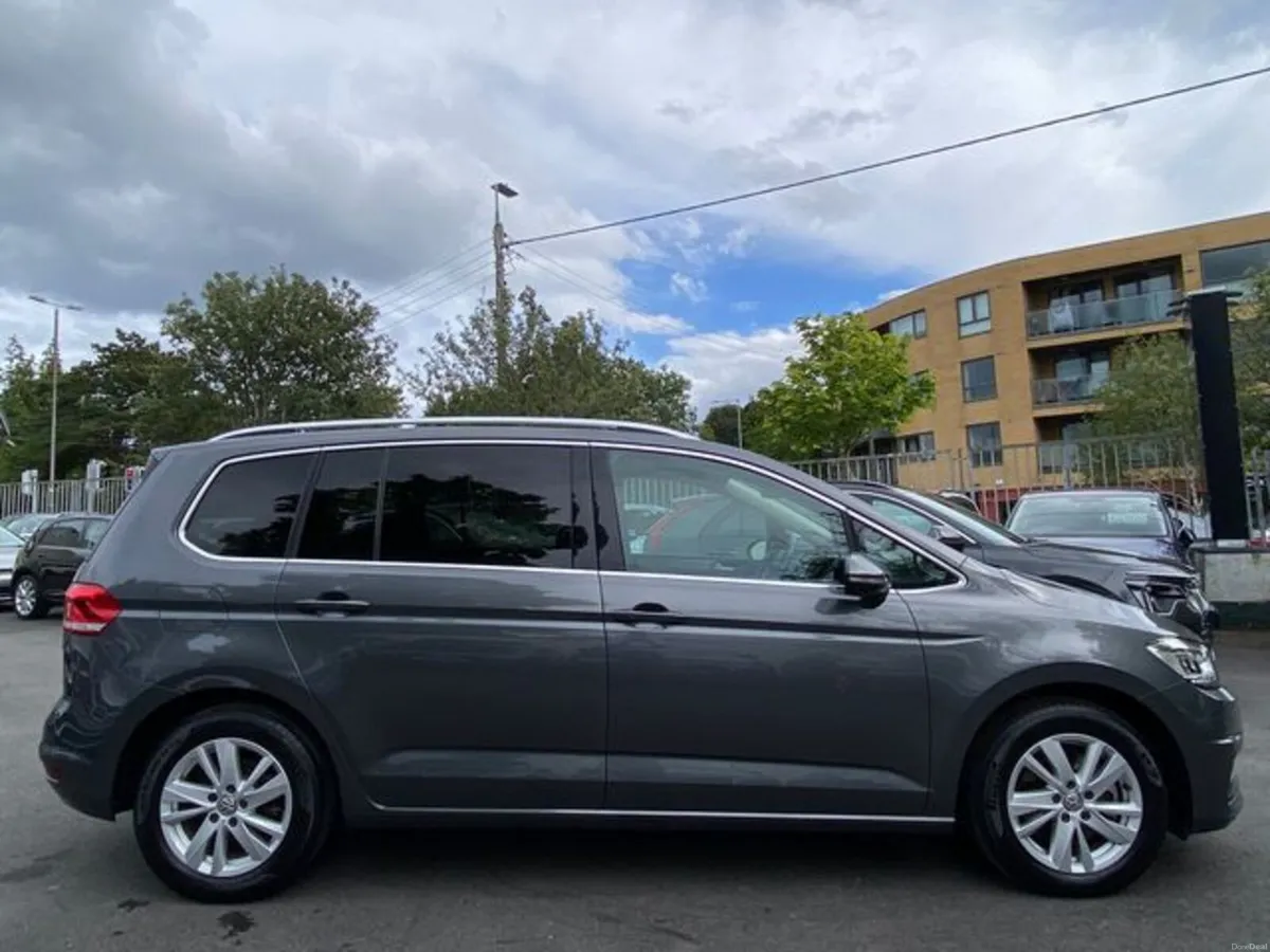 Volkswagen Touran Auto Comfortline Tiny Mileage - Image 4