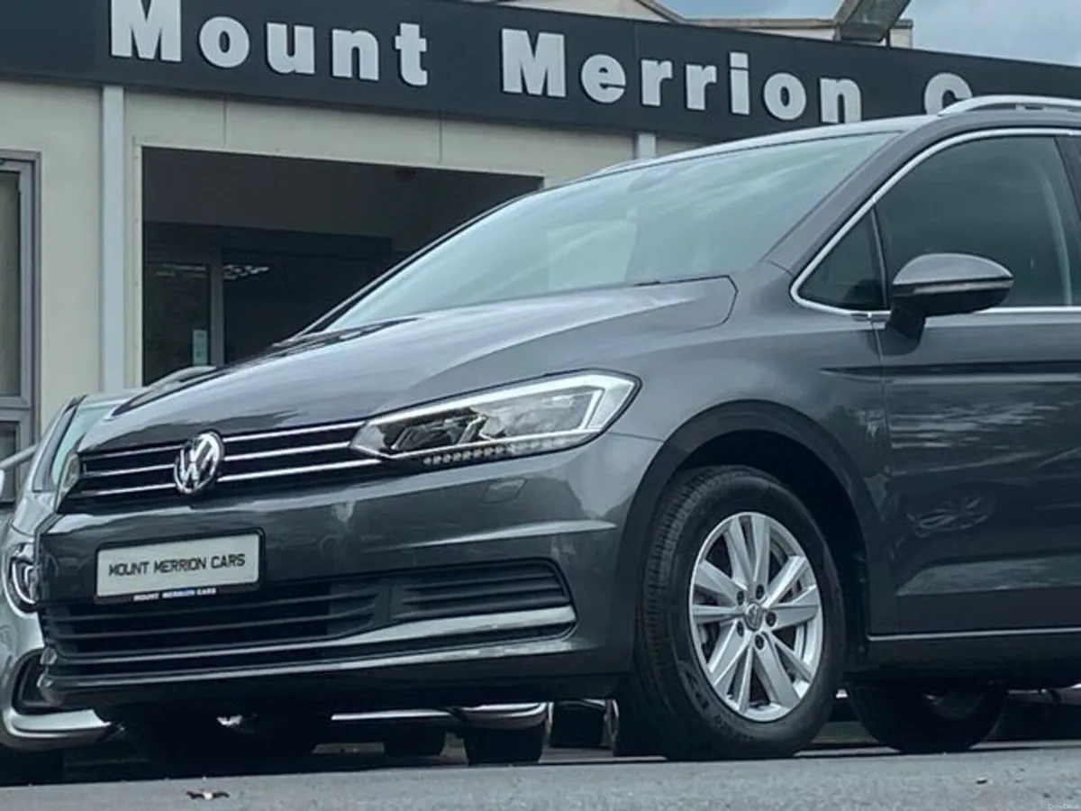 Volkswagen Touran Auto Comfortline Tiny Mileage - Image 2