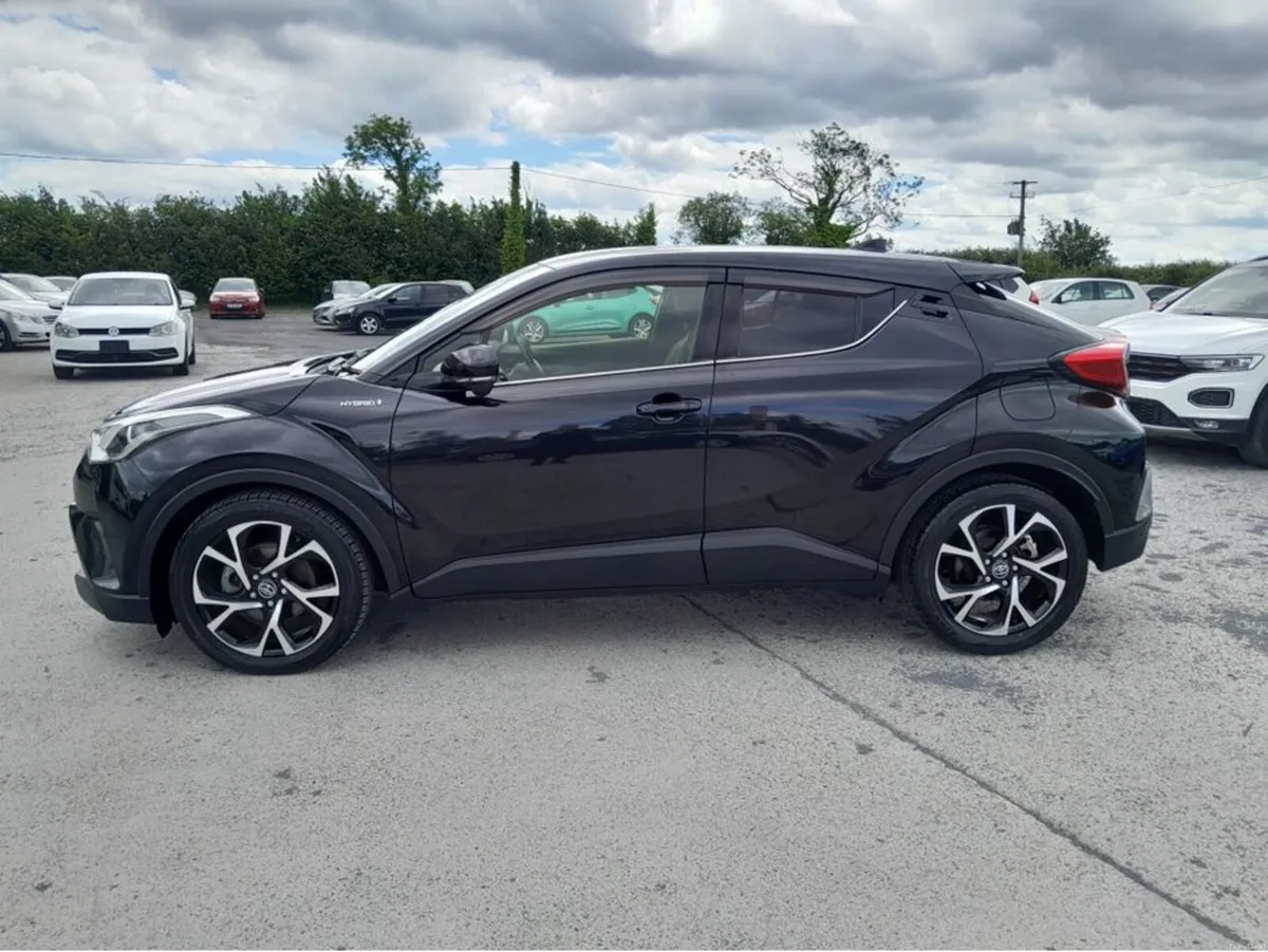 Toyota C-HR DAA-ZYX10 - Image 4