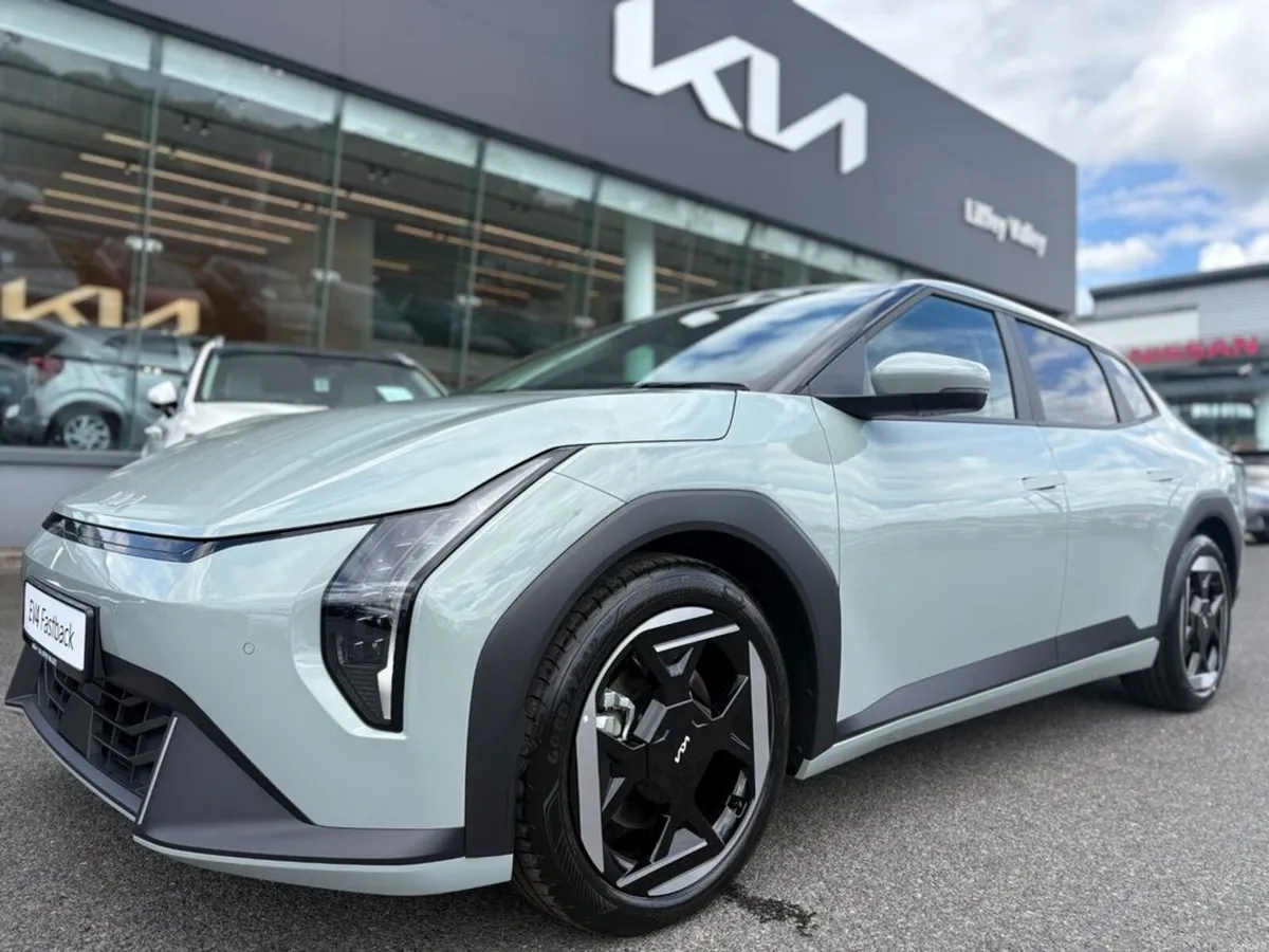 Kia EV4 Fastback Earth 3 (Range 612 km) - Image 1