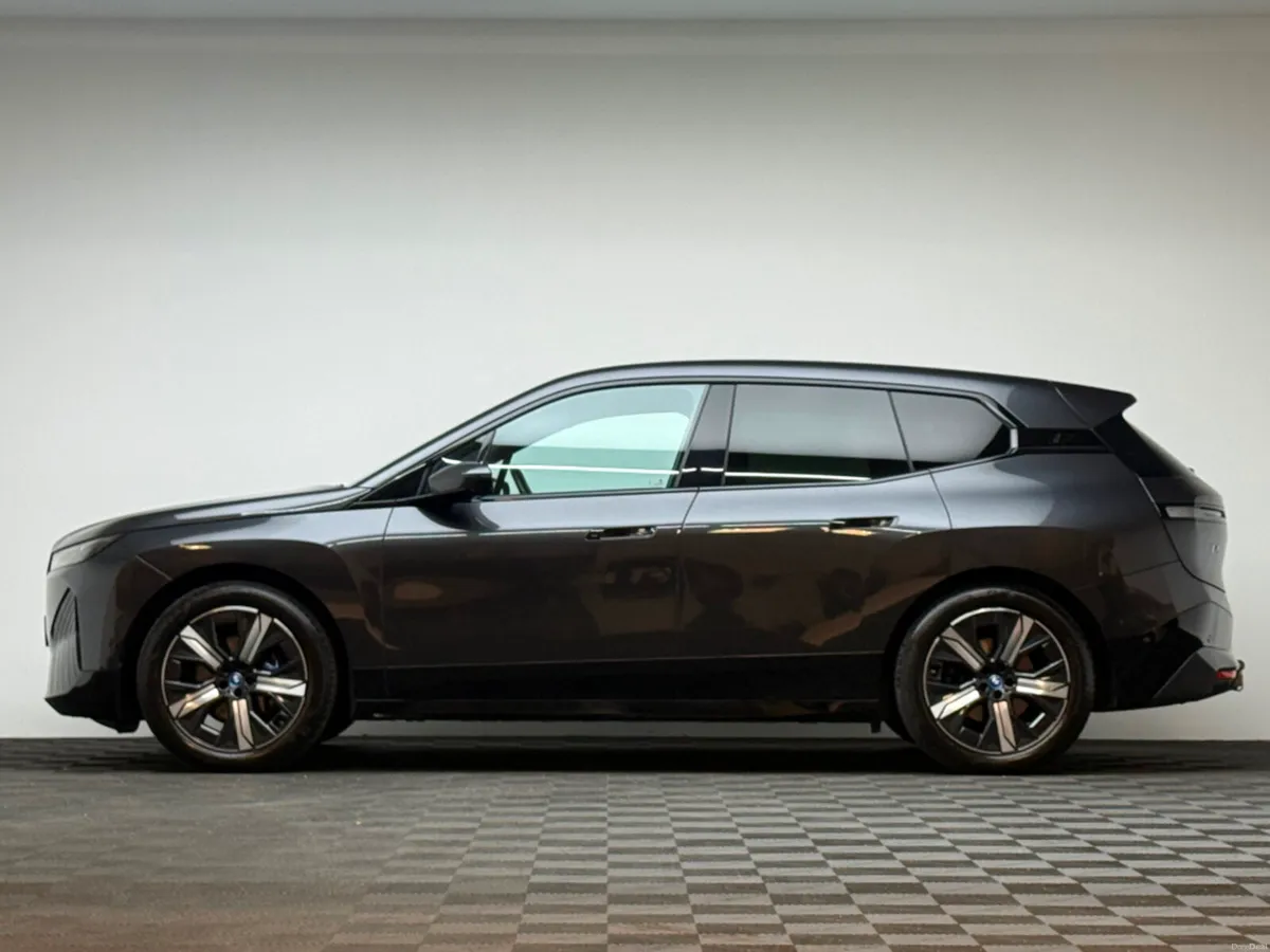 BMW iX 40 M SPORT XDRIVE *HUGE SPEC* - Image 4