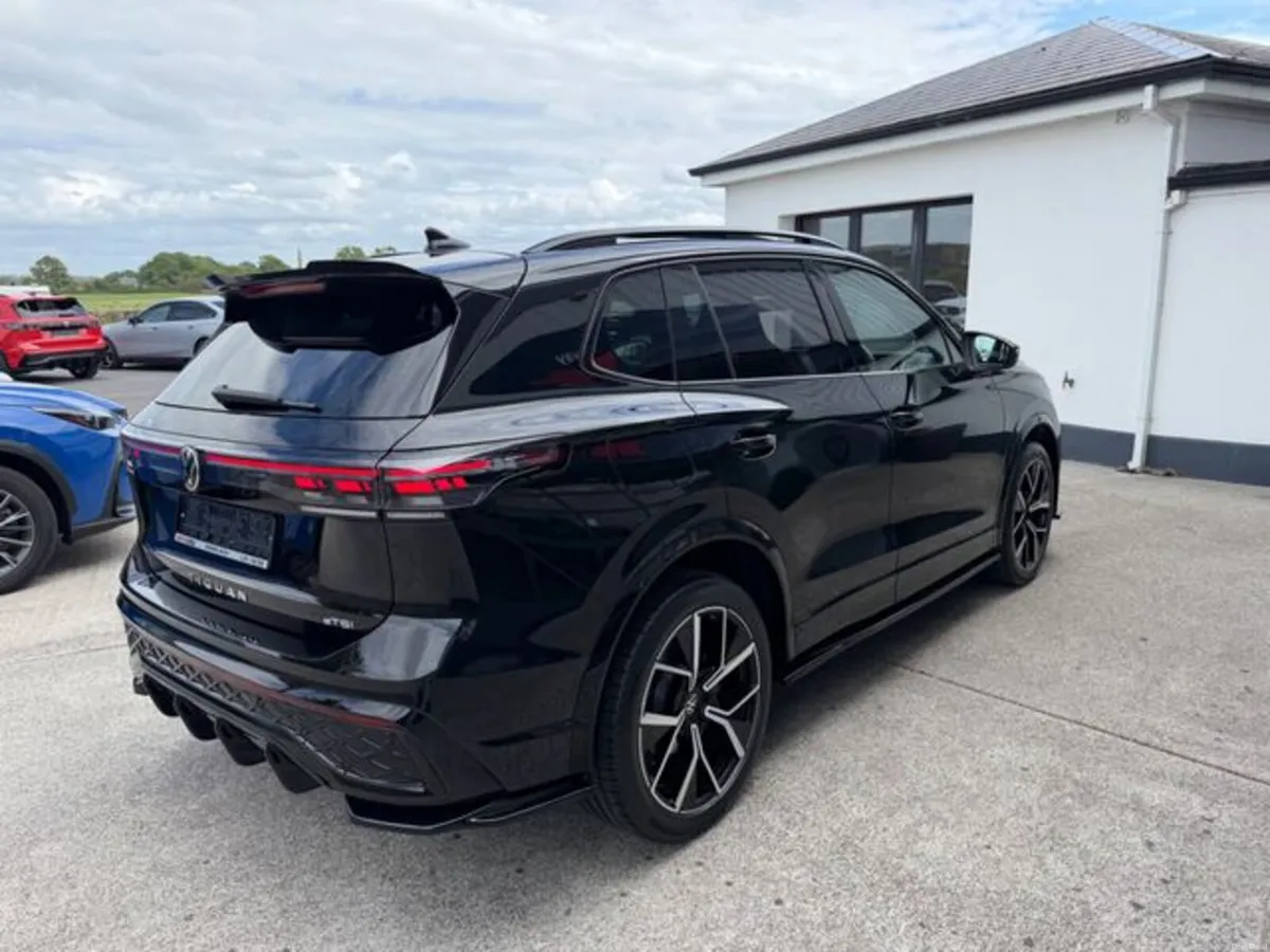 Volkswagen Tiguan R-LINE TSI PHEV - Image 4