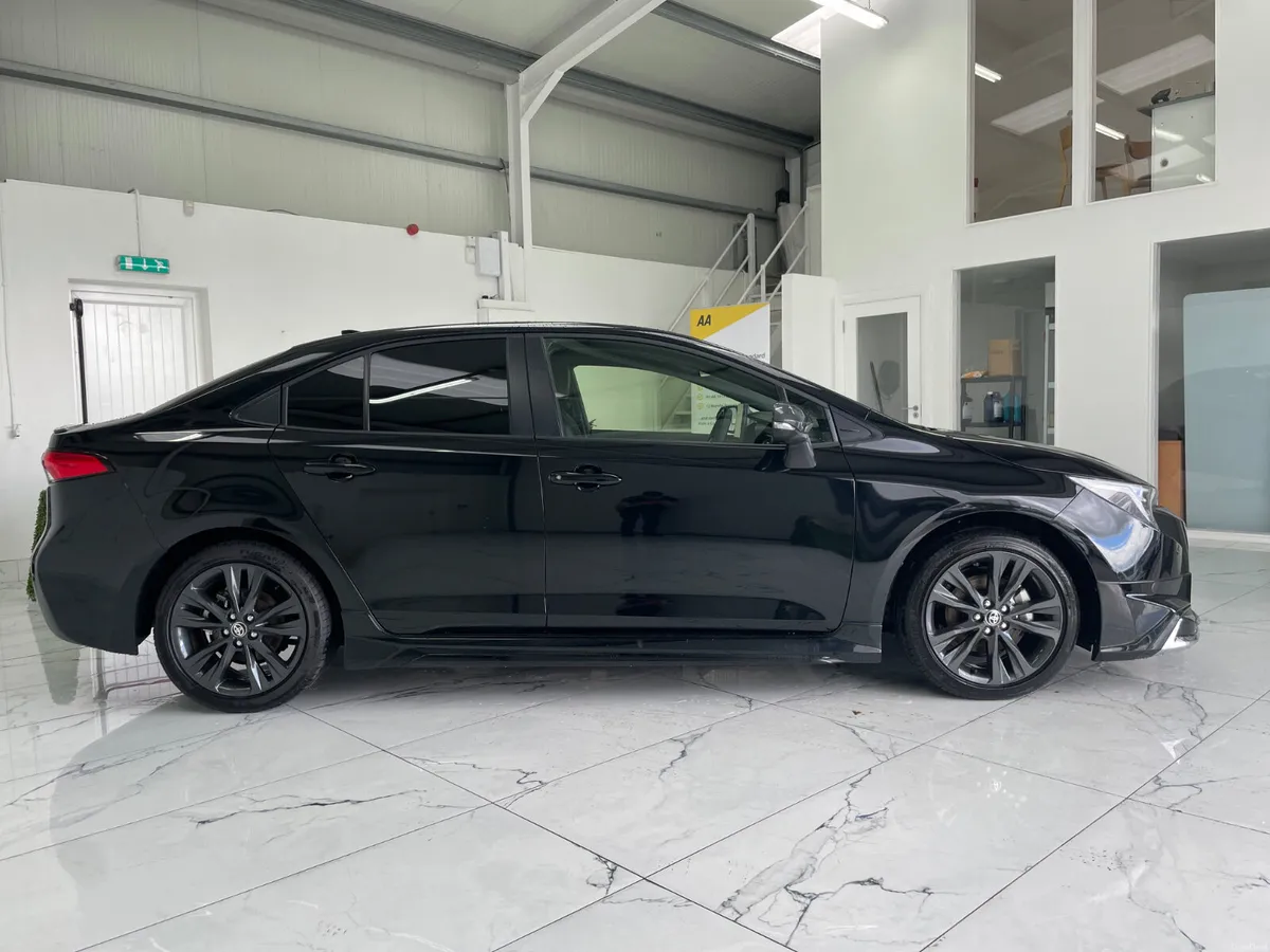 251 TOYOTA COROLLA SPORT HYBRID - Image 2