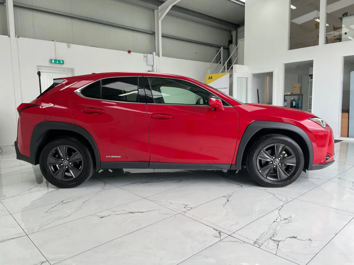 2021 LEXUS UX250h VERSION C - Image 2