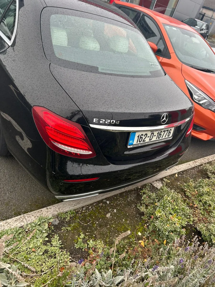 Mercedes-Benz E220D 2016 - Image 3