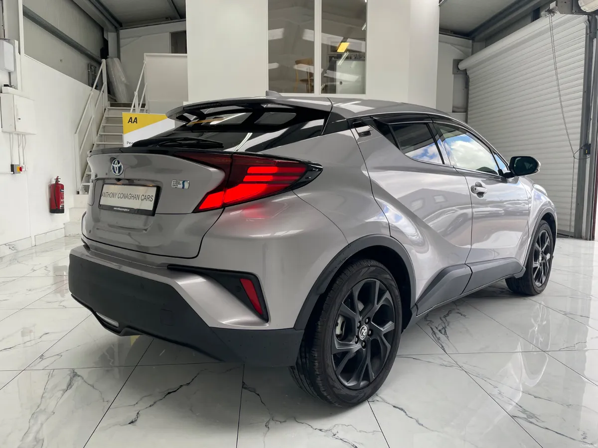 2021 Toyota C-HR G Mode Nero Safety Plus - Image 3