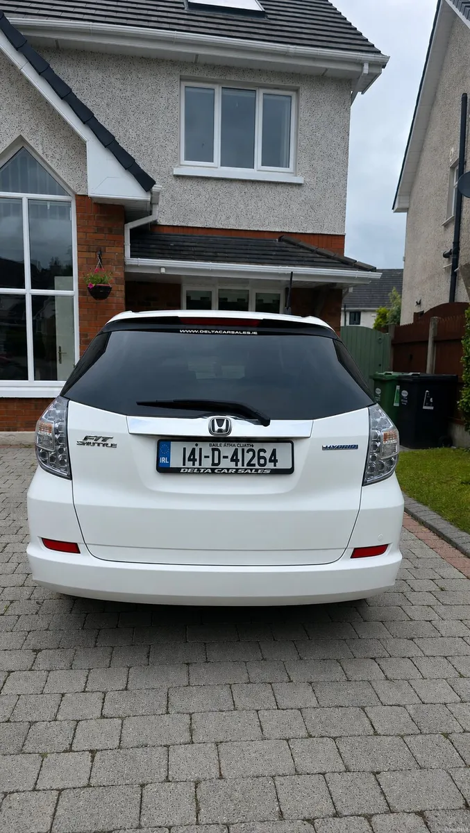 HONDA Fit Shuttle Hybrid 141 - Image 4