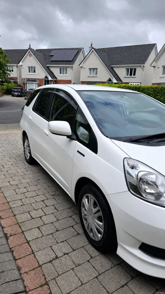 HONDA Fit Shuttle Hybrid 141 - Image 1