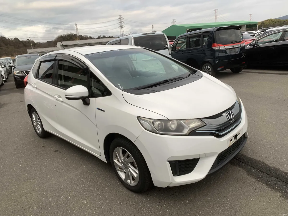 HONDA FIT 2015 1.5HYBRID low mileage - Image 2