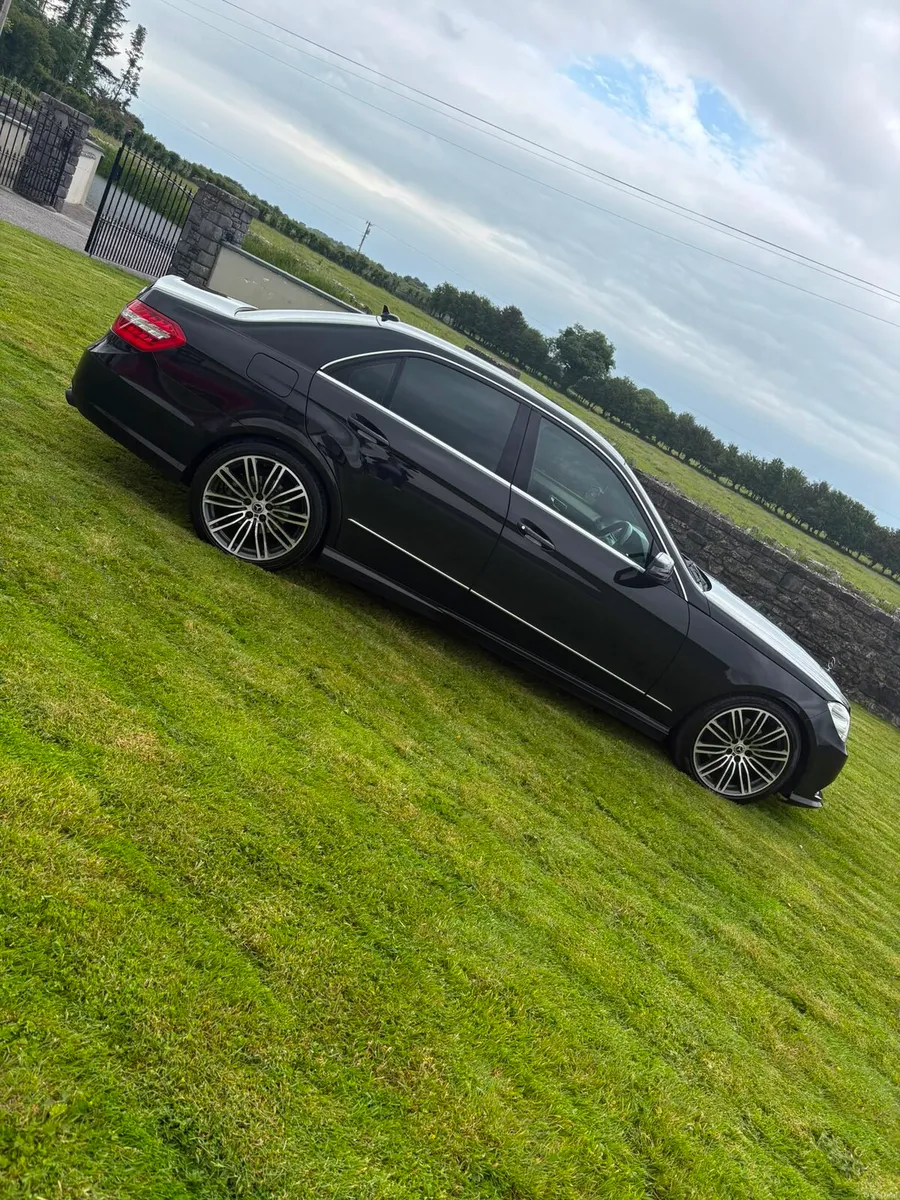 Mercedes E350 AMG Sport C6 - Image 4