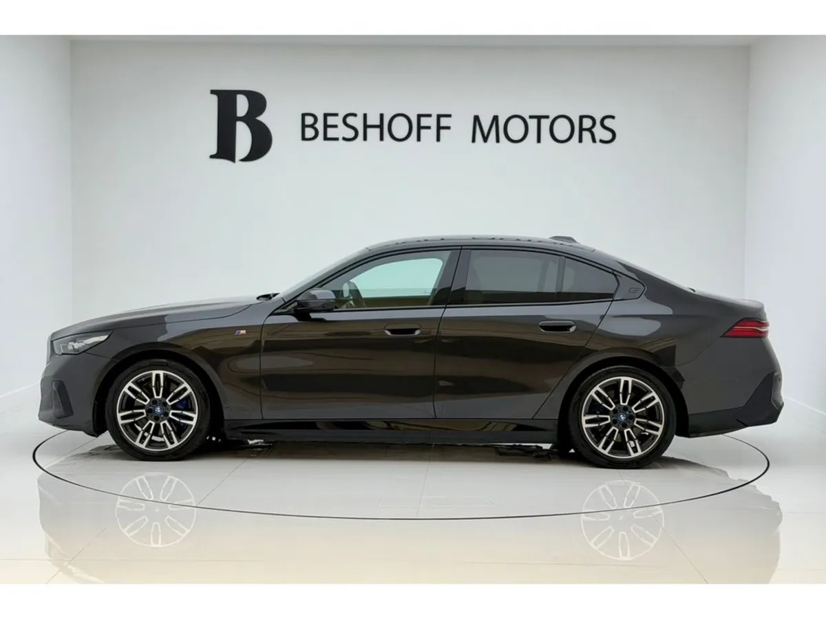 BMW i5 40 M-SPORT=LOW MILES//HUGE SPEC//1 OWNER=FU - Image 2