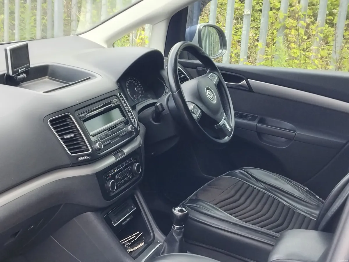 Volkswagen Sharan 2011 - Image 3