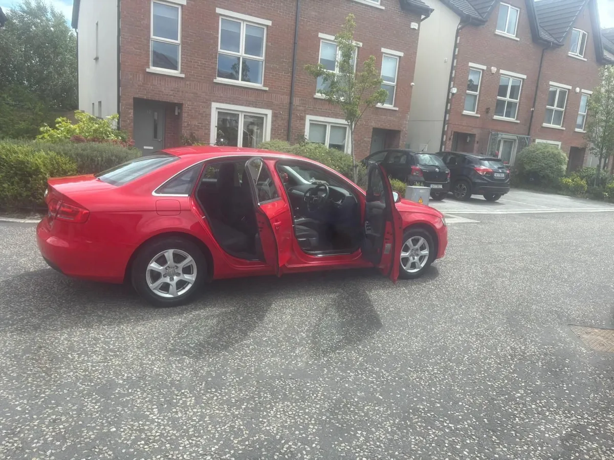 2010 Audi A4 beautiful car - Image 3