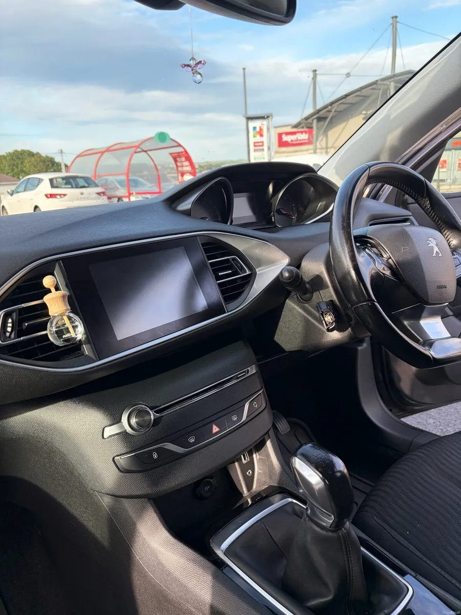 2016 Peugeot 308 - Image 1