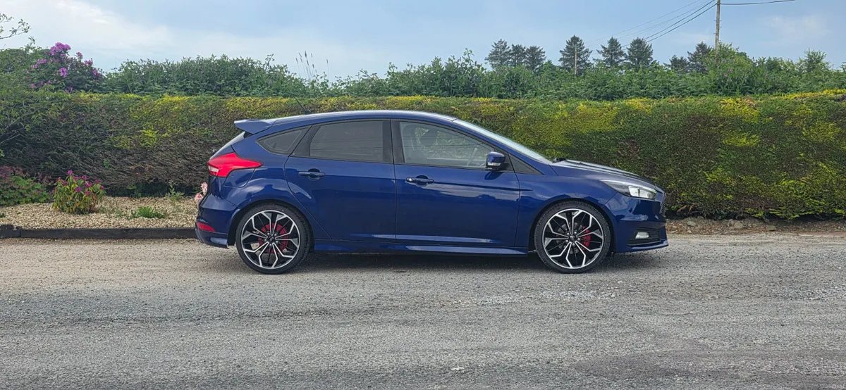 Ford Focus ST-Line 1.5 Diesel - Image 4