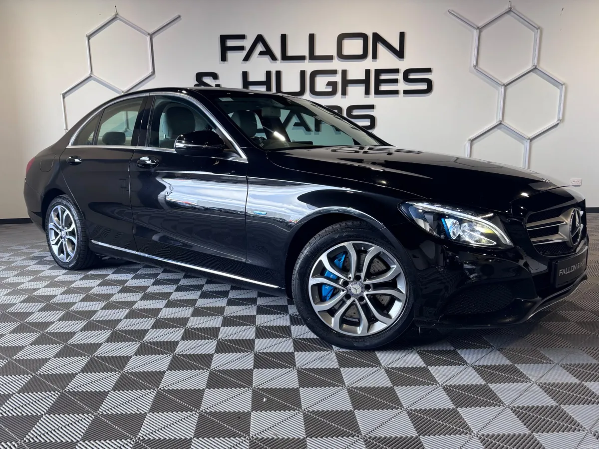 MERCEDES-BENZ C-CLASS C350e // LOW KMS - Image 1