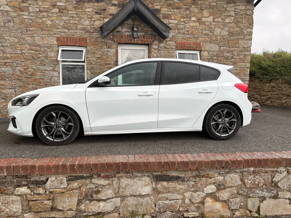 White 191 Ford Focus ST Line - Image 4