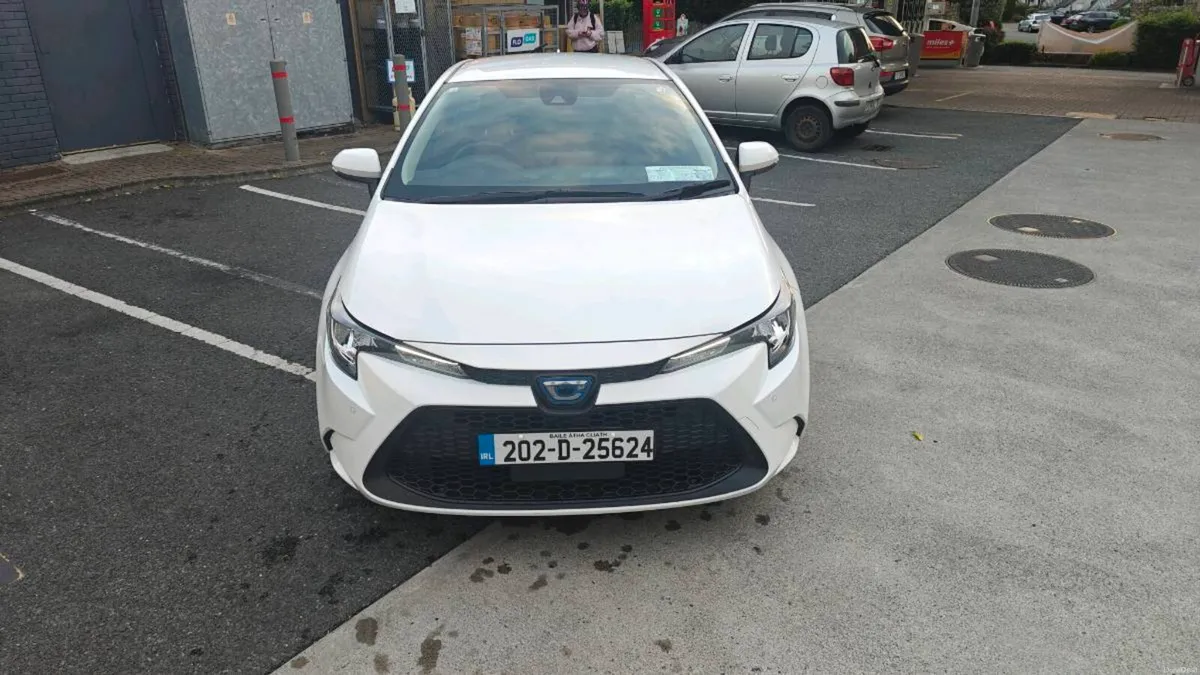 Toyota Corolla 1.8 Hybrid 2020(NEW NCT) - Image 2