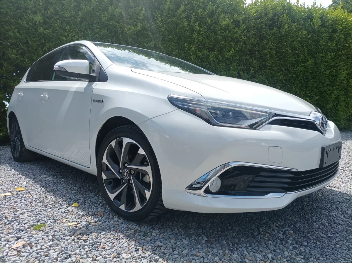 Toyota Auris 1.8 Hybrid 1/2 Leather & Suede, 2017 - Image 1