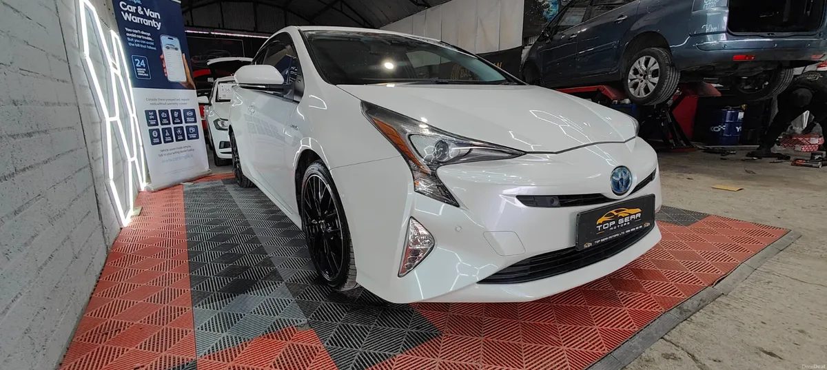 172- Toyota Prius 1.8 Petrol Hybrid - Image 3