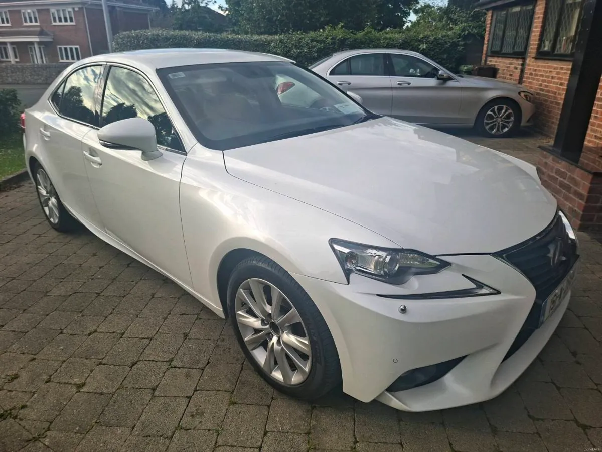 LEXUS IS 300 HYBRID 2015 STUNNING CONDITION - Image 1