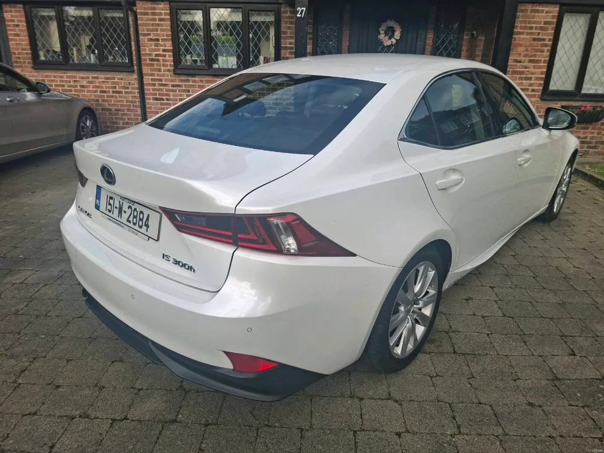 LEXUS IS 300 HYBRID 2015 STUNNING CONDITION - Image 3