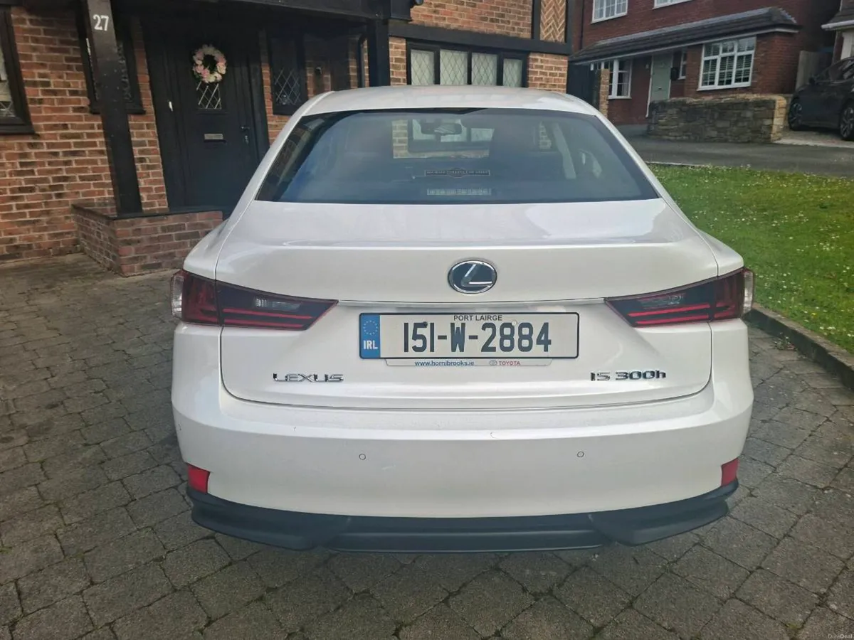 LEXUS IS 300 HYBRID 2015 STUNNING CONDITION - Image 4