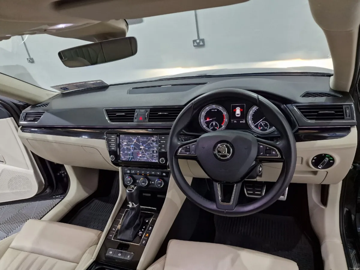 Skoda Superb 2.0TSi COMBI (LAURIN & KLEMENT) 4X4 2 - Image 6