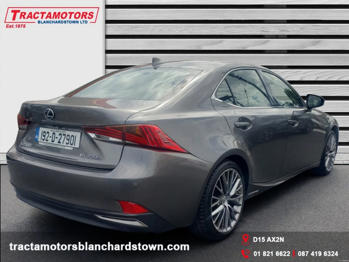 Lexus IS 2.5 223BHP 4DR AUTO - Image 3