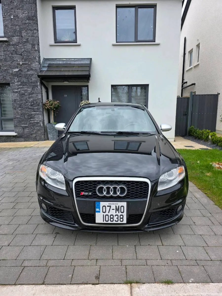 Audi RS4 B7 - Image 2