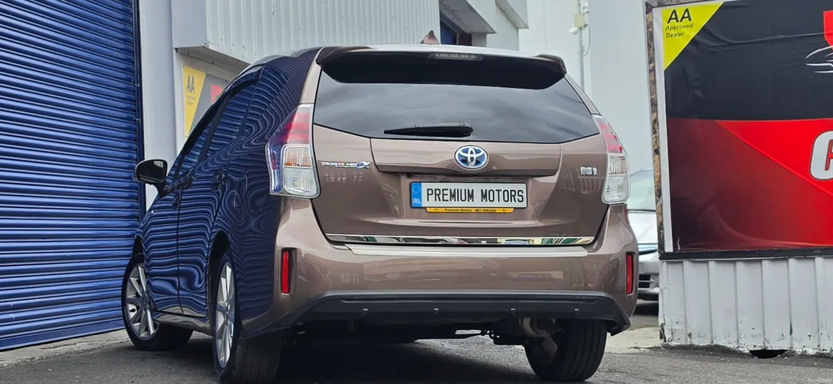Toyota prius Alpha 7 seater - Image 4