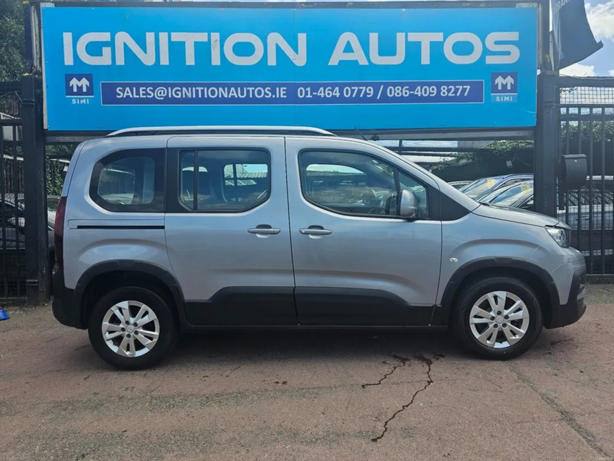 Peugeot Rifter 1.2 PETROL, ALLURE MODEL, WET BELT - Image 2