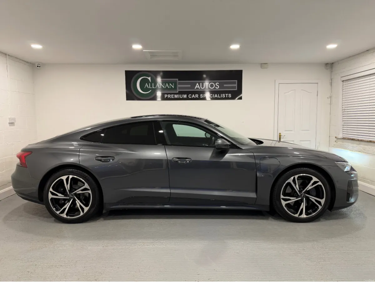 Audi e-tron GT quattro GT QUATTRO COUPE***COMFORT - Image 4