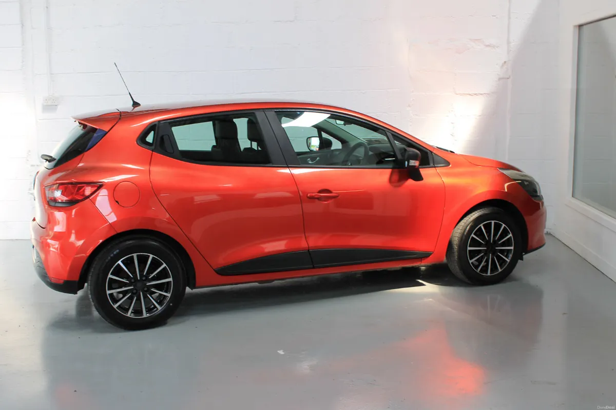 Renault Clio 2017, 1.2 Expression Finance Arranged - Image 5