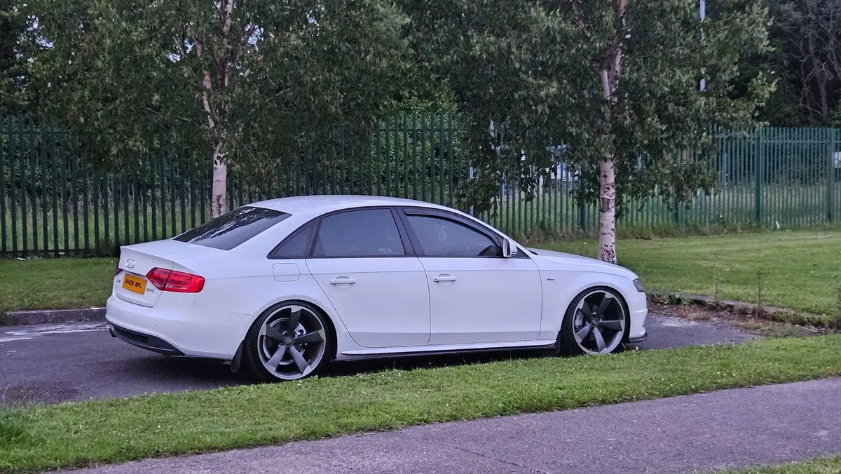 Audi A4 s line - Image 2